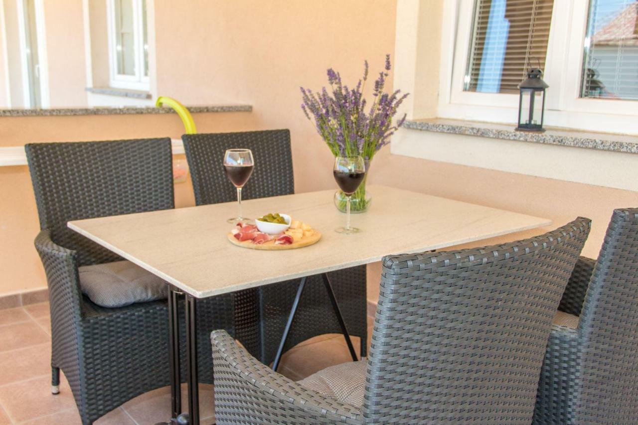Apartmani Zoric Punat Exteriér fotografie